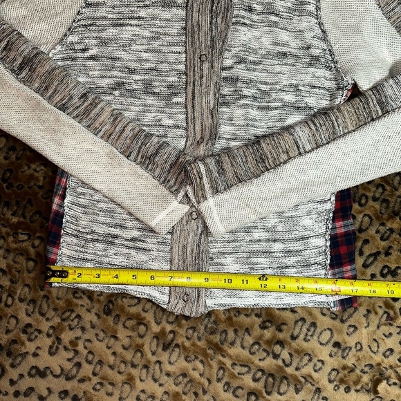 BKE Boutique Mixed Knit Plaid Lined Cardigan Sweater Small - Picture 2 of 11